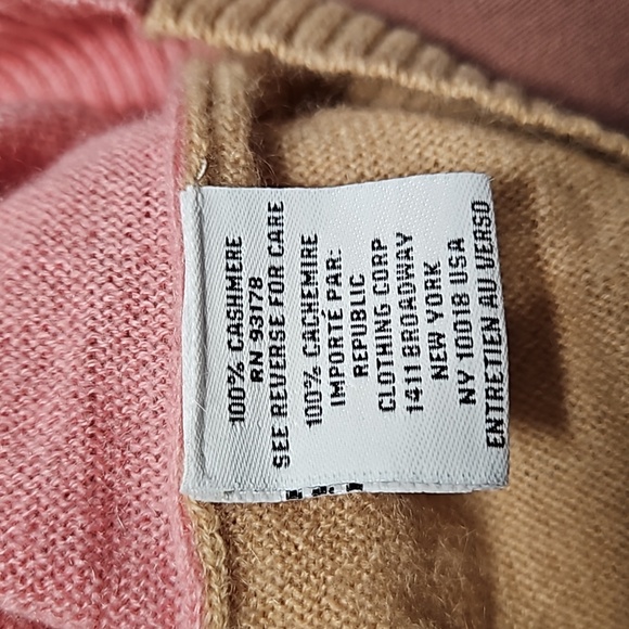 Magaschoni Colorblock V-Neck Cashmere Cardigan - Picture 6 of 7